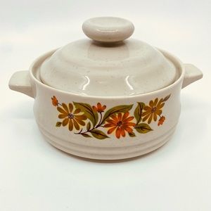 Vintage Capri Bake’n Store Stoneware Pot w/ Lid • 1970s Floral Daisy Crock